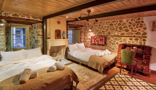 R3 Traditional Quadruple Room