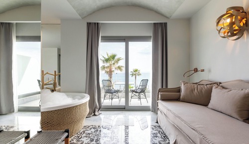 Deluxe Suite, Jetted Tub, Sea View