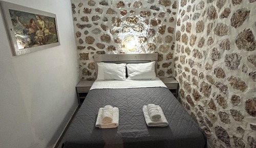 Traditional Stone Apartment and Sea View