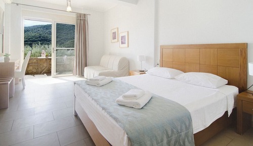 Comfort Triple Room