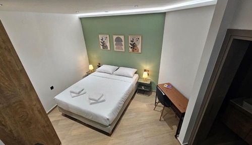 Studio, 1 Queen Bed, Balcony, City View