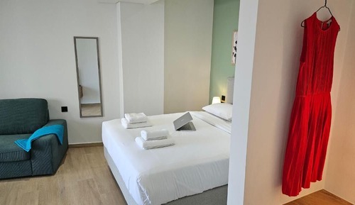 Studio, 1 Queen Bed with Sofa bed, Balcony