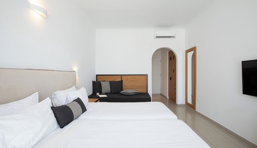 Deluxe Triple Room, Partial Sea View