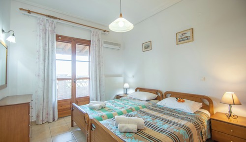 Classic House, 2 Bedrooms, Balcony, Mountain View
