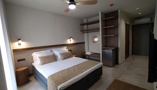 Classic Double Room, Partial Sea View