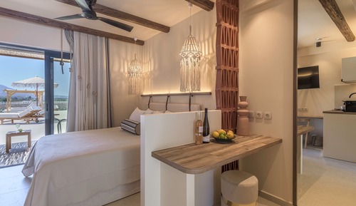 Luxury Quadruple Room, Pool View