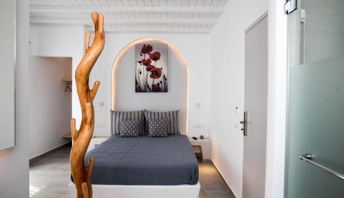 Superior Room with Partial Sea View