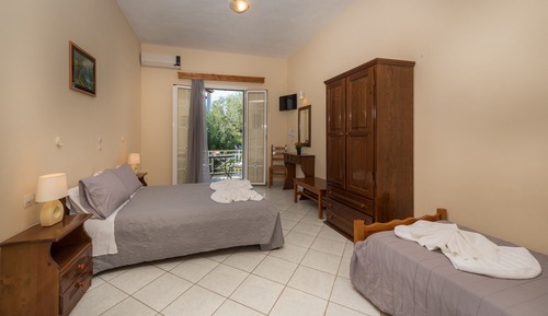 Studio, Balcony (for 3)