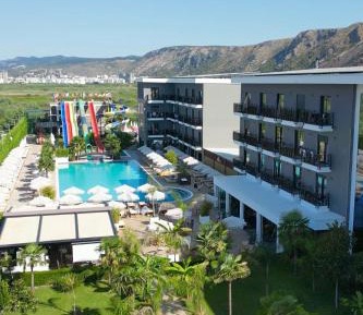 Suite with Pool View