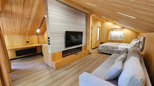 Deluxe Bungalow
