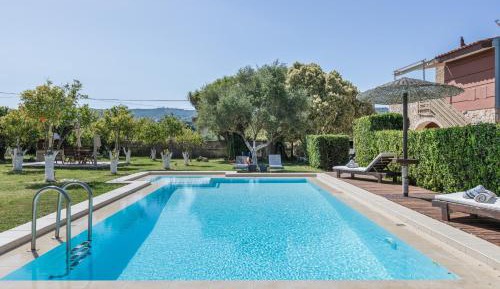Villa with Garden View