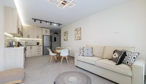 Two-Bedroom Deluxe Apartment with Garden View