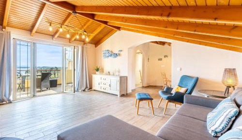 Superior One-Bedroom Apartment with Balcony