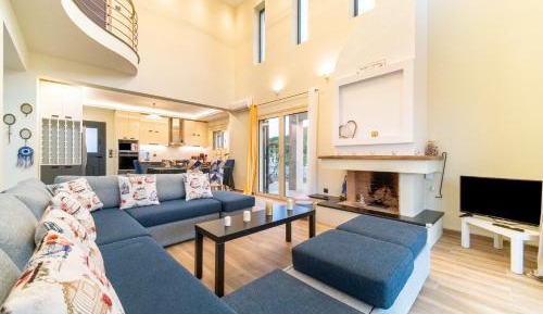 Two-Bedroom Deluxe Apartment with Ocean View