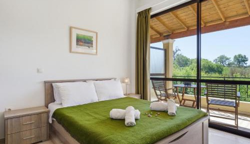 Studio with Garden View