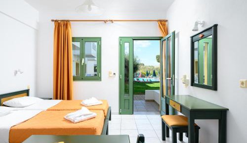 Studio (2 Adults)
