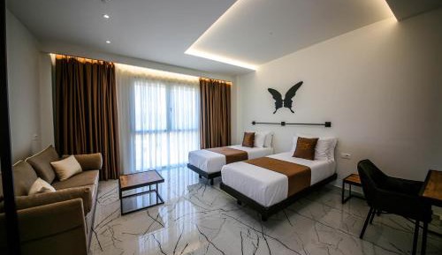 Deluxe Twin Room with Window
