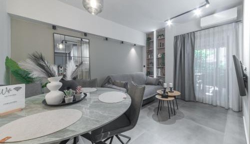 One-Bedroom Apartment with Terrace