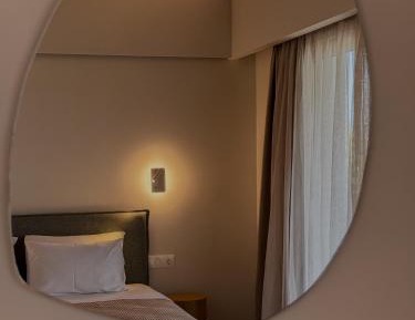 Deluxe One-Bedroom Apartment