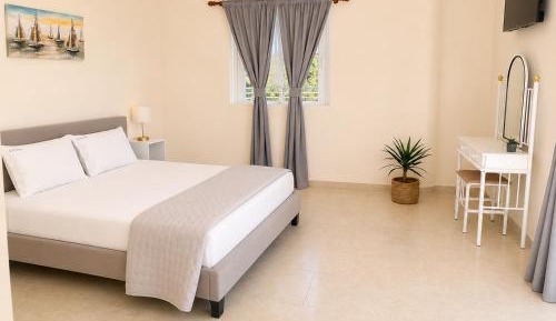 One-Bedroom Apartment with Sea View