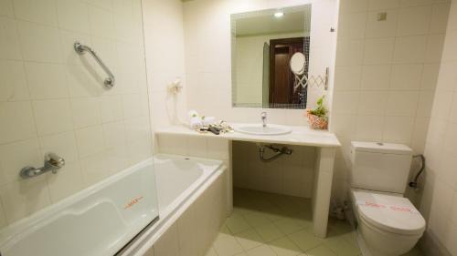 One-Bedroom Suite with Meteora View