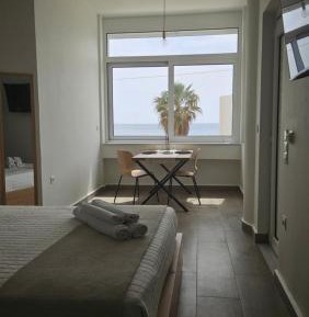 Deluxe Room (2 Adults + 1 Child)