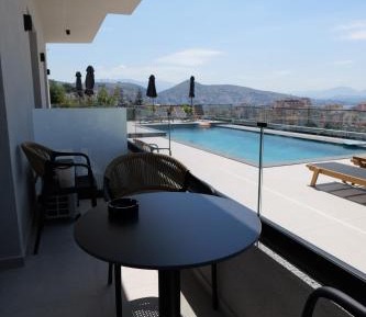 One-Bedroom Apartment with Sea View and Balcony