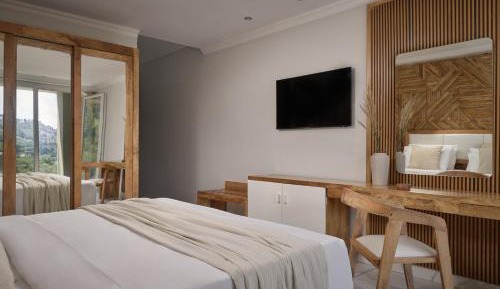 Deluxe Double Room with Mountain View
