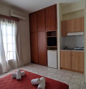 Studio (2 Adults)