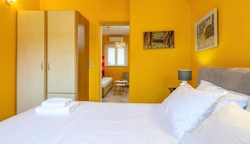 Deluxe One-Bedroom Apartment with City View
