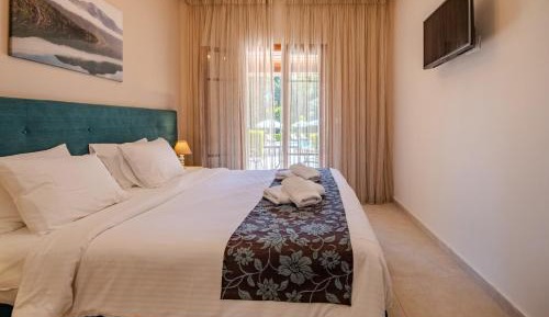 Double Room with Pool View