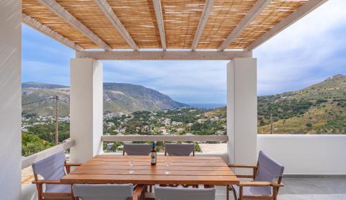 Two-Bedroom Apartment with Balcony and Sea View