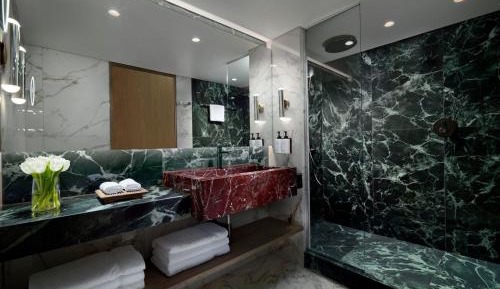 One Bedroom King Suite Club Access