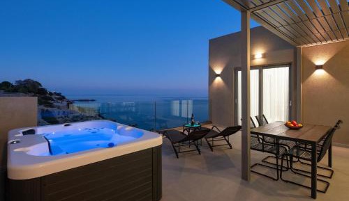 Aquamarine Luxury Suite 2nd floor
