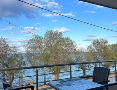 One-Bedroom Apartment with Sea View