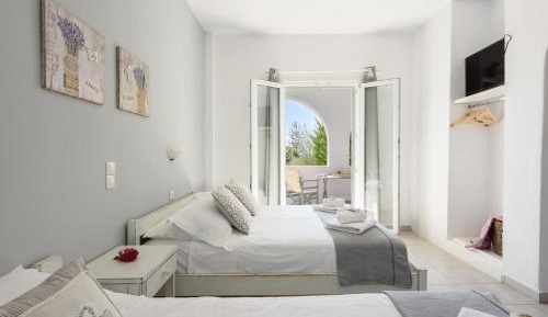 Studio (3 Adults)