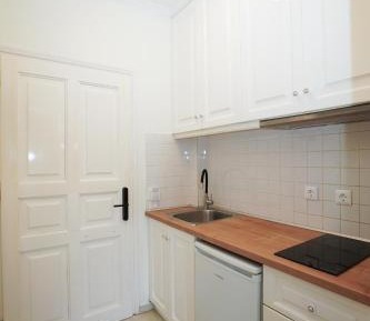 Deluxe Studio