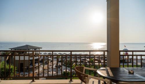 Two-Bedroom Deluxe Apartment with Balcony