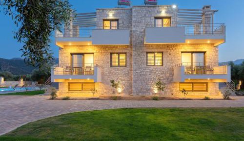 Villa with Garden View