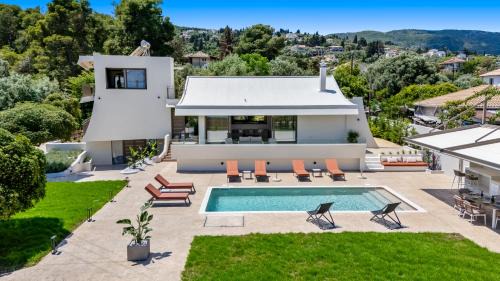 Villa with Sea View