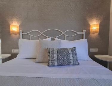 Double or Twin Room with Partial Sea View