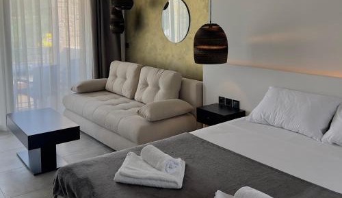One-Bedroom Apartment with Balcony