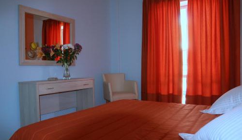 Deluxe One-Bedroom Apartment with Double Bed