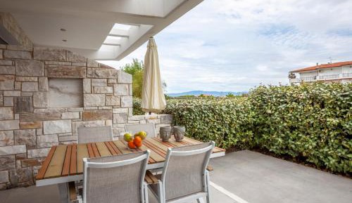 Villa - Beach Front