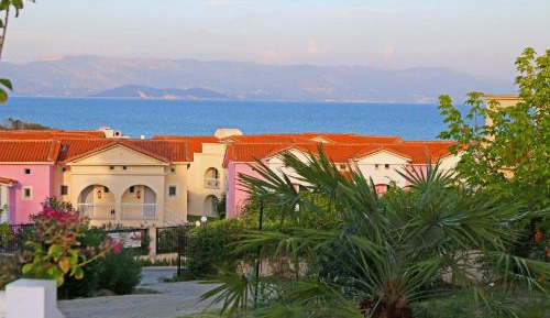 Two-Bedroom Apartment with Sea View (5 Adults) - Annex