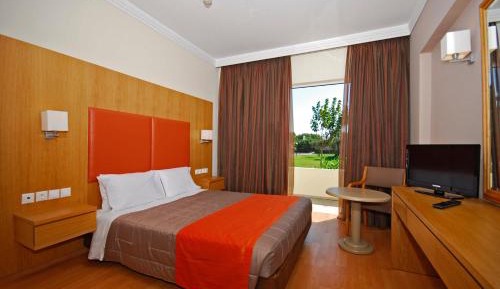 Family Comfort Two-Bedroom Room (2 Adults + 2 Children)
