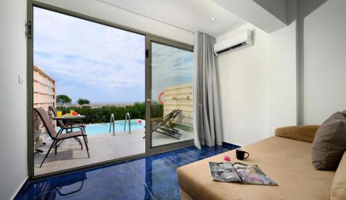 Junior Suite Sea View Swim-Up Pool