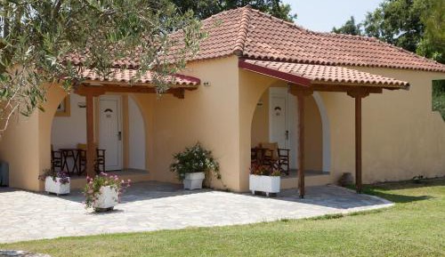 Bungalow with Garden View