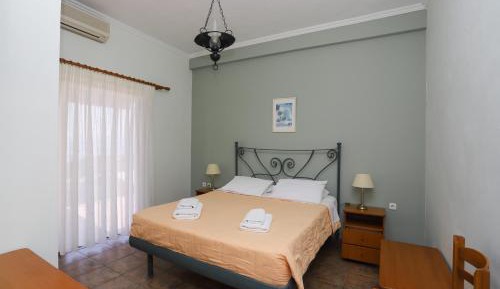One-Bedroom Apartment with Sea View