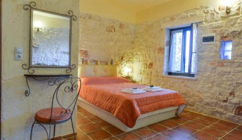 Stone Built Apartment with Sea View